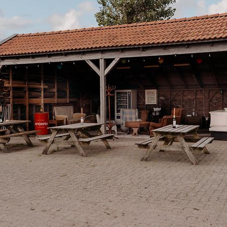 Finse Woning Op Camping De Tulpenweide Breezand Extérieur photo