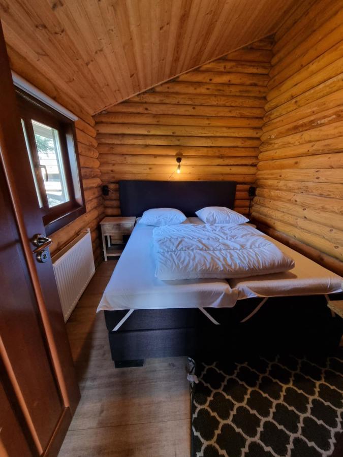 Finse Woning Op Camping De Tulpenweide Breezand Extérieur photo