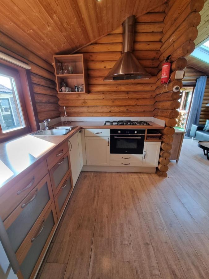 Finse Woning Op Camping De Tulpenweide Breezand Extérieur photo