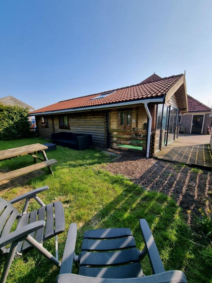 Finse Woning Op Camping De Tulpenweide Breezand Extérieur photo