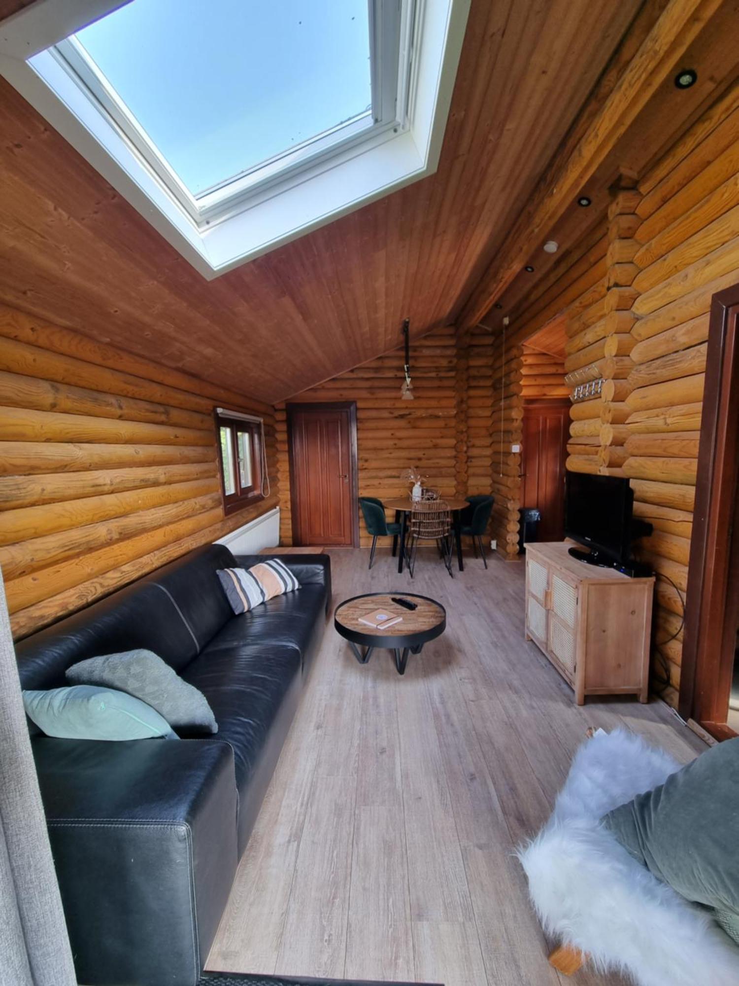 Finse Woning Op Camping De Tulpenweide Breezand Extérieur photo