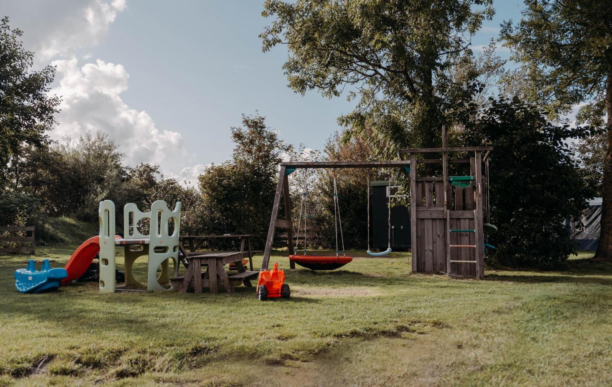 Finse Woning Op Camping De Tulpenweide Breezand Extérieur photo